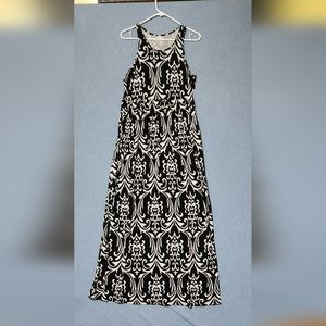 Euovmy black white print sleeveless maxi dress. Size large
